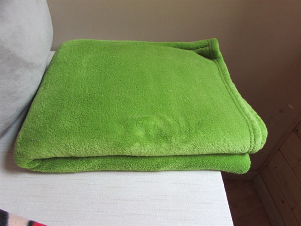 FOR THE LITTLE DOG - BED, BLANKETS, TOYS, GROOMING, ETC.
