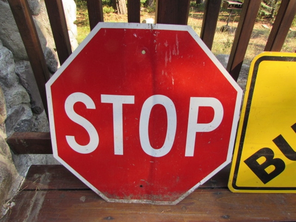 STOP SIGN & CHLOROPLAST BUMP SIGN