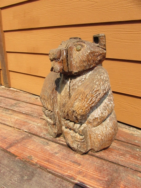 CHAINSAW BEAR CARVING