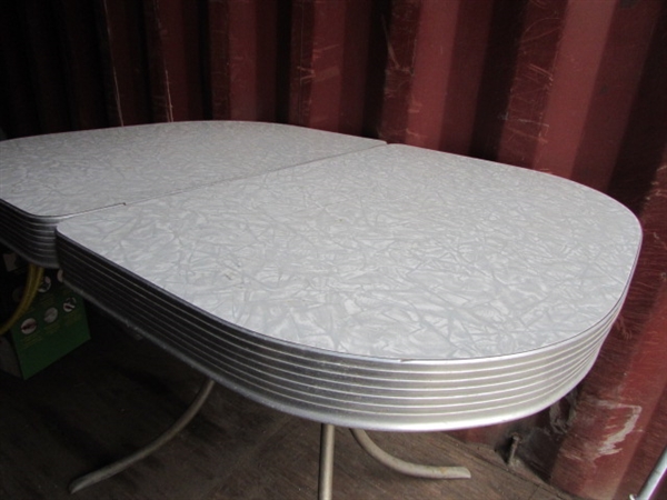 RARE 1950'S VINTAGE GRAY CRACKED ICE FORMICA TABLE