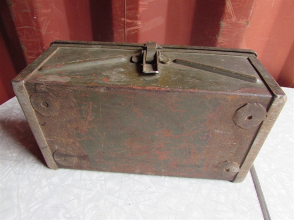 SMALL HEAVY DUTY METAL BOX WITH HANDLE