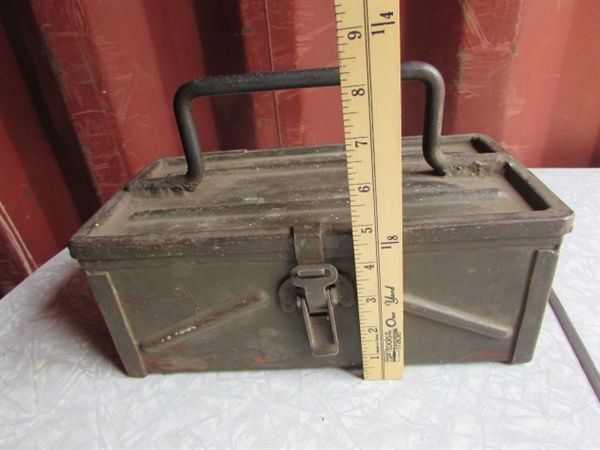SMALL HEAVY DUTY METAL BOX WITH HANDLE