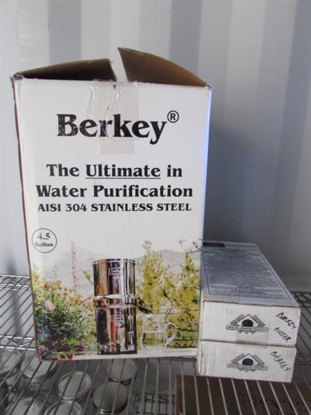 BERKEY 4.5 GALLON WATER PURIFICATION SYSTEM & EXTRA FILTERS
