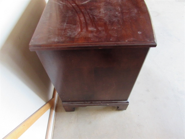 Aston Court by Henredon Side Table w/3 Drawers