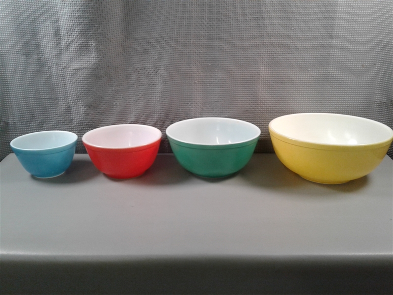 Vintage Pyrex Primary Colors Nesting Bowls Set