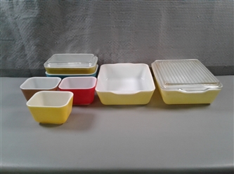 9 Pc Vintage Pyrex Refrigerator Dishes & Lids