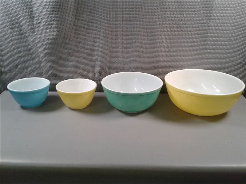 Vintage Pyrex Primary Colors Nesting Bowls Set