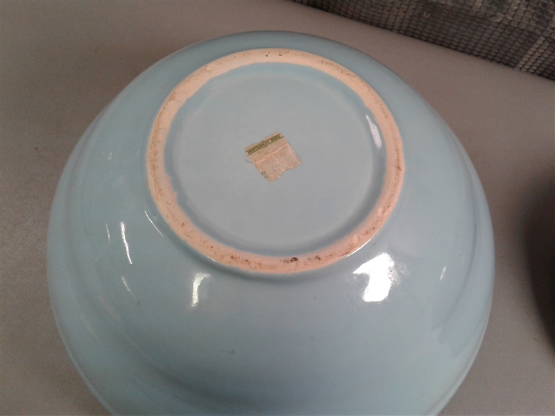 Vintage Montgomery Ward Pink and Blue Nesting Bowls