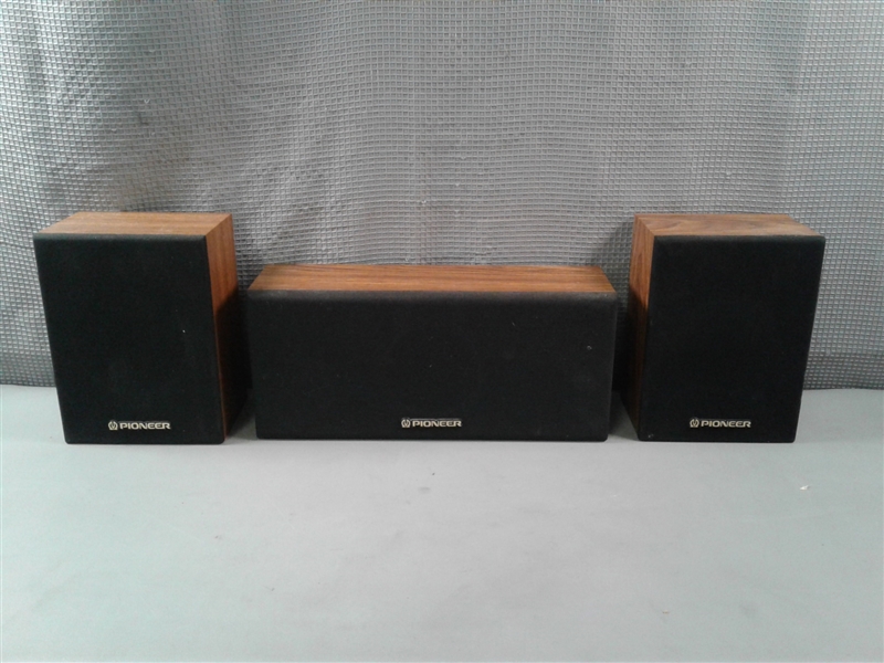 5 Pioneer Speakers 