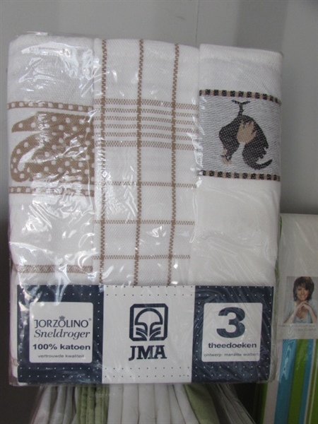 SHEETS, PILLOWCASES AND TABLE CLOTHS
