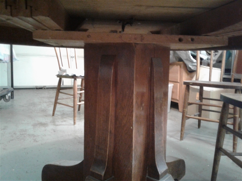 Antique Oak Table w/6 Chairs