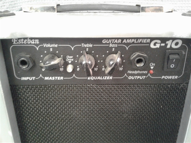 Esteban Guitar Amplifier G-10 & Simply Guitar Learning Kit