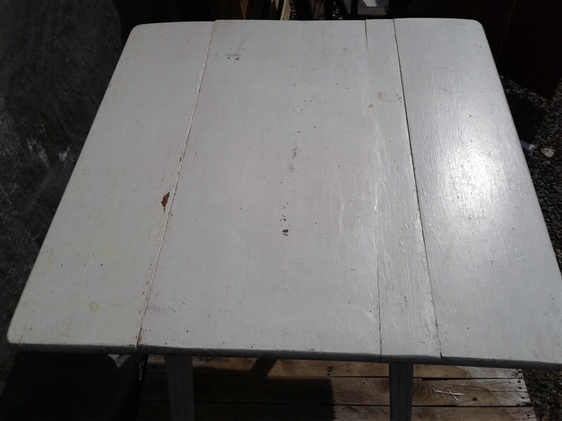 Small White Table 