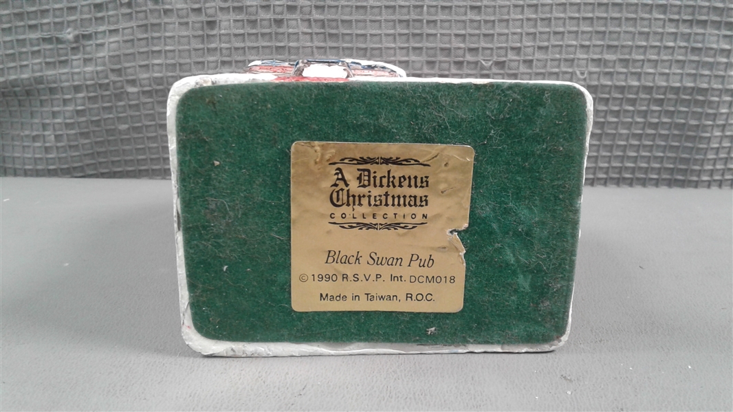 A Dicken's Christmas- Black Swan Pub & Christmas Carolers