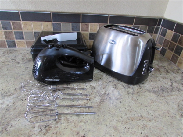 OSTER TOASTER & BLACK & DECKER HAND MIXER