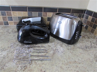 OSTER TOASTER & BLACK & DECKER HAND MIXER