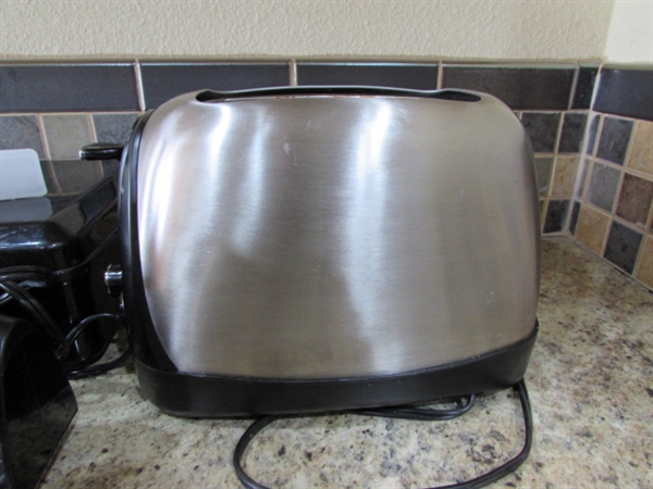 OSTER TOASTER & BLACK & DECKER HAND MIXER