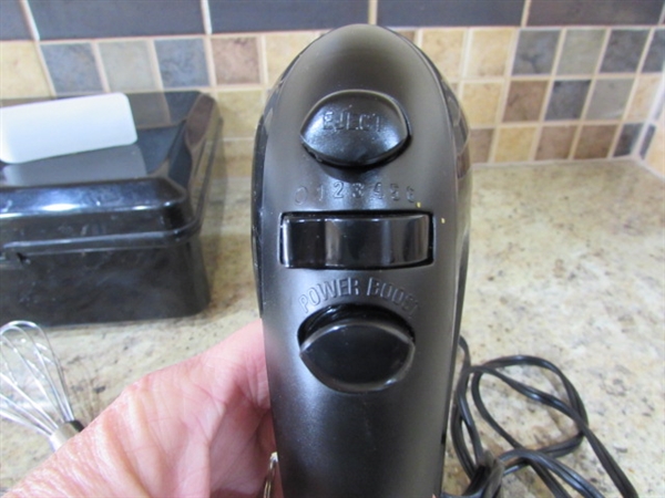 OSTER TOASTER & BLACK & DECKER HAND MIXER