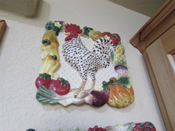 FITZ & FLOYD CHICKEN WALL ART