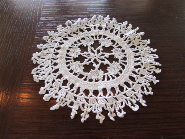 LACE TABLECLOTH & CROCHETED DOILIES