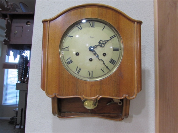 VINTAGE GERMAN 8-DAY MAUTHE WALL CLOCK