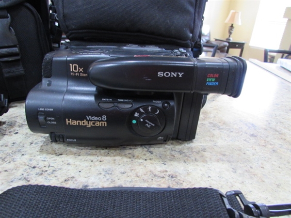 DIGITAL CAMERAS & CAMCORDERS