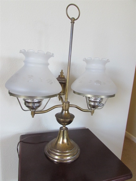 ANTIQUE TABLE LAMP