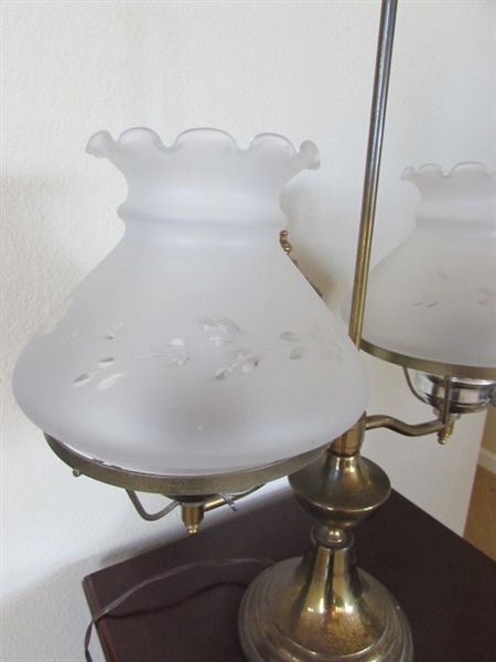 ANTIQUE TABLE LAMP