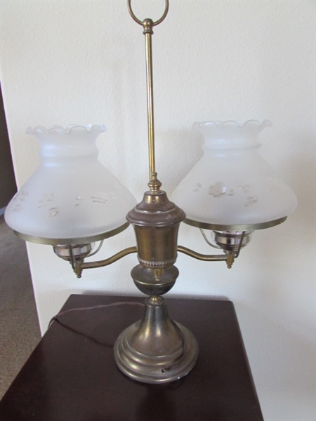 ANTIQUE TABLE LAMP