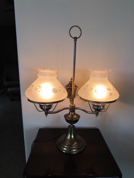 ANTIQUE TABLE LAMP