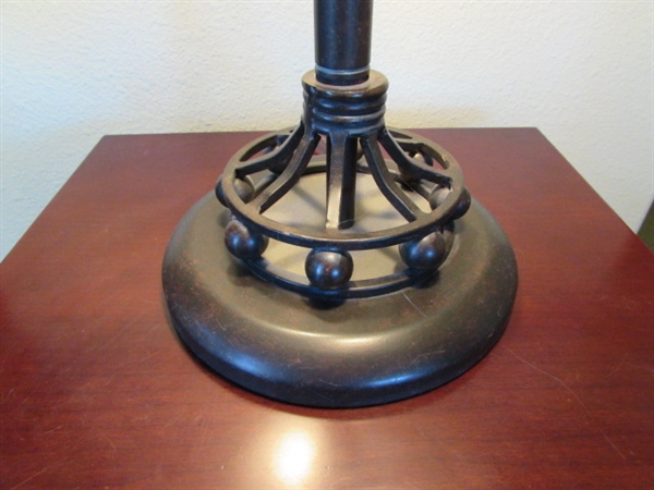 METAL BASE TABLE LAMP