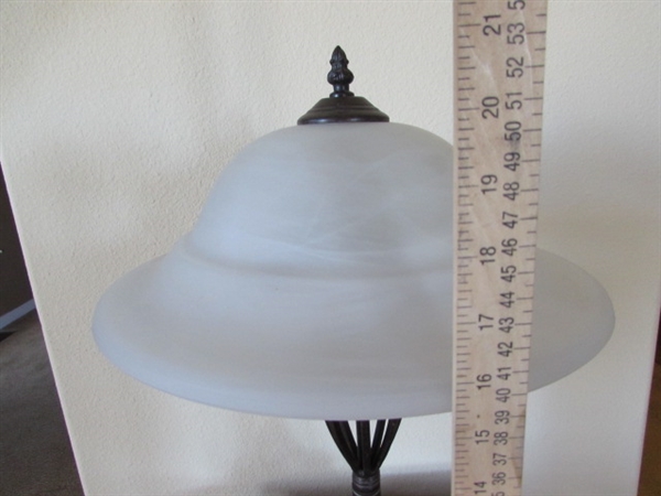 METAL BASE TABLE LAMP