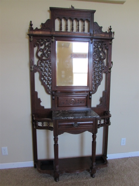 BEAUTIFUL ANTIQUE ORNATE HALL TREE