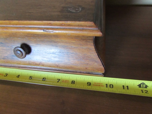 ANTIQUE 1/2 ROUND HAND CARVED WOOD ACCENT TABLE & TRINKET BOX