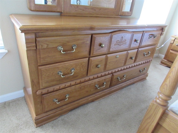 8 DRAWER DRESSER W/ 3 PANEL FOLDING MIRROR