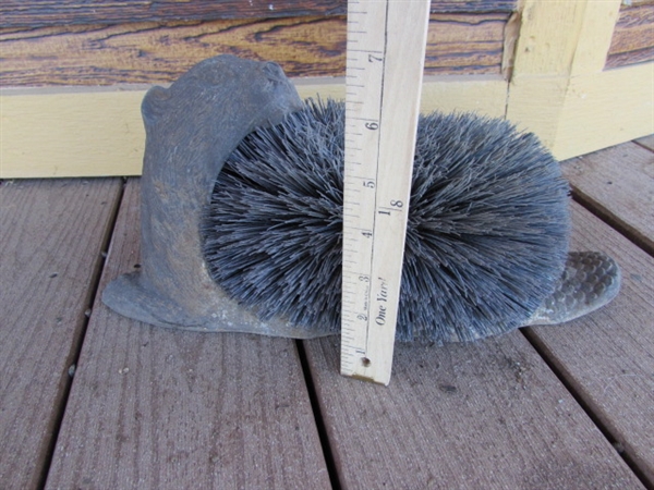 BEAVER SHOE/BOOT BRUSH