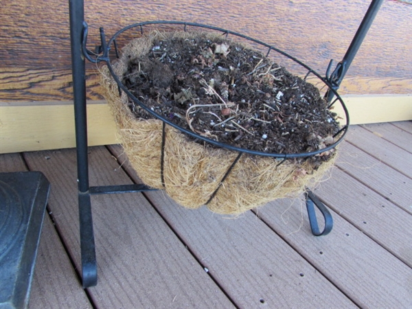 PLANT STANDS & FLOWER POT