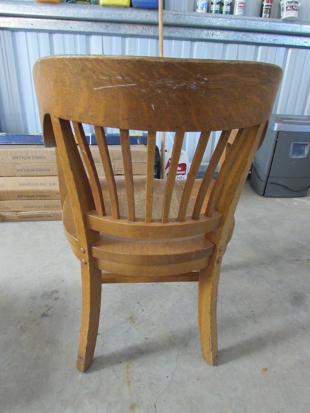 ANTIQUE OAK ARM CHAIR