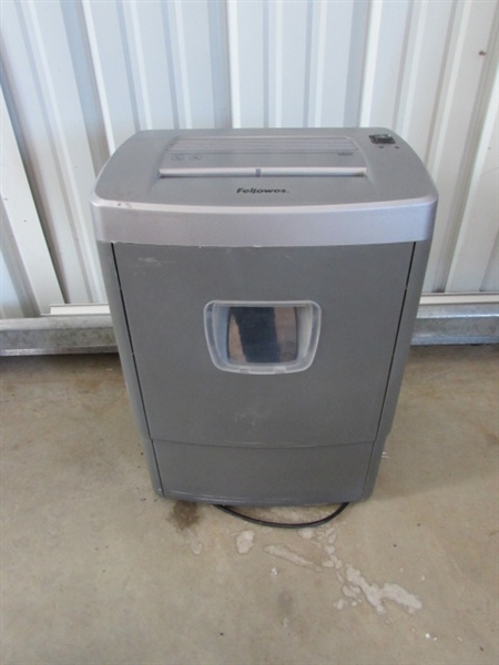 FELLOWES PAPER SHREDDER