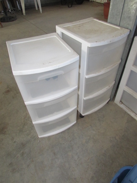 ASSORTED PLASTIC STORAGE DRAWERS & BINS