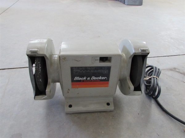 BLACK & DECKER BENCH GRINDER