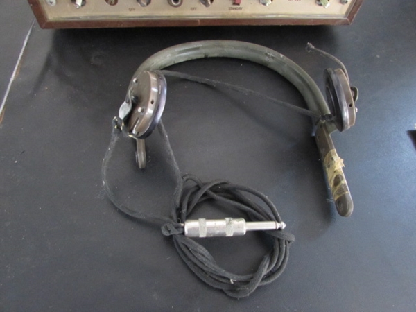 HALLICRAFTERS 4-BAND COMMUNICATIONS RECEIVER