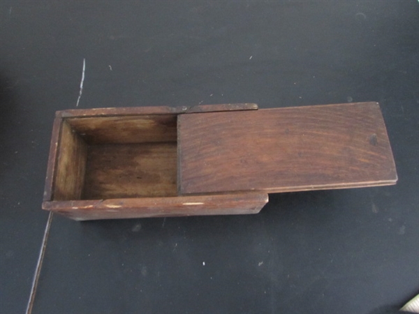 VINTAGE/ANTIQUE WOODEN SHELF & BOXES