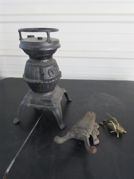 CAST MINI REPLICA POT BELLY STOVE, BUG BOOT PULL & BRASS GRASSHOPPER