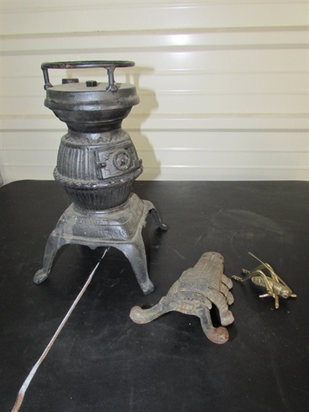 CAST MINI REPLICA POT BELLY STOVE, BUG BOOT PULL & BRASS GRASSHOPPER