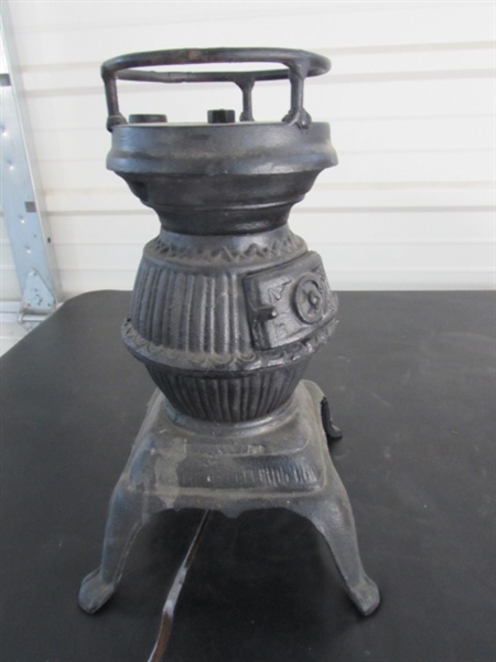 CAST MINI REPLICA POT BELLY STOVE, BUG BOOT PULL & BRASS GRASSHOPPER