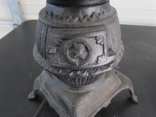 CAST MINI REPLICA POT BELLY STOVE, BUG BOOT PULL & BRASS GRASSHOPPER