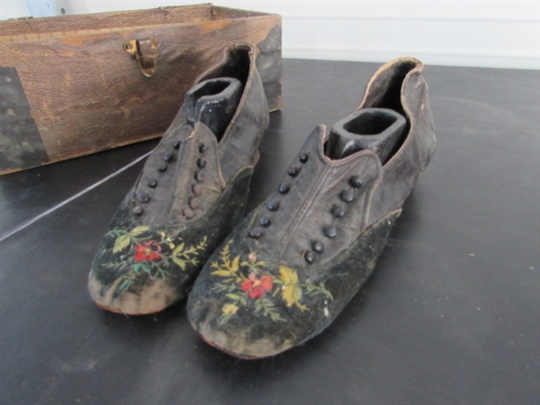 ANTIQUE LADIES/GIRLS SHOES WITH FORMS AND WOODEN BOX