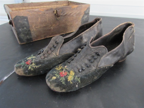 ANTIQUE LADIES/GIRLS SHOES WITH FORMS AND WOODEN BOX