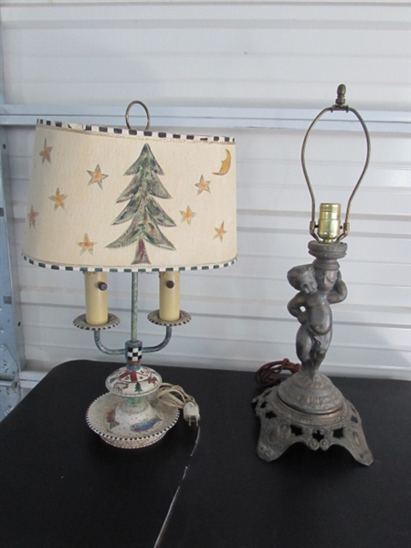 2 VINTAGE LAMPS